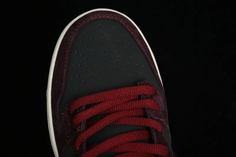 All categories Nk SB Dunk Series Nk SB Dunk Low low-top sneakers Riot Skateshop x Nk SB Dunk Low joint model Bordeaux red low-top casual sneakers FZ1289-200